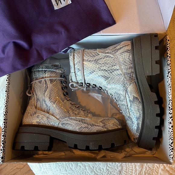 Snake embossed leather Boots NEW - Picture 8 of 10